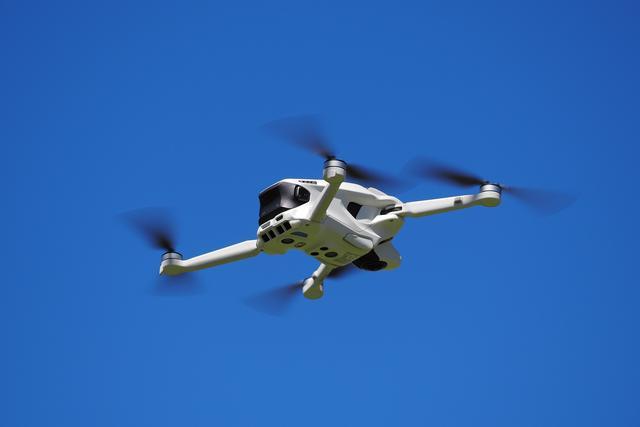 影翎Antigravity A1首发评测:飞行精准,避障灵活,玩法拉满了