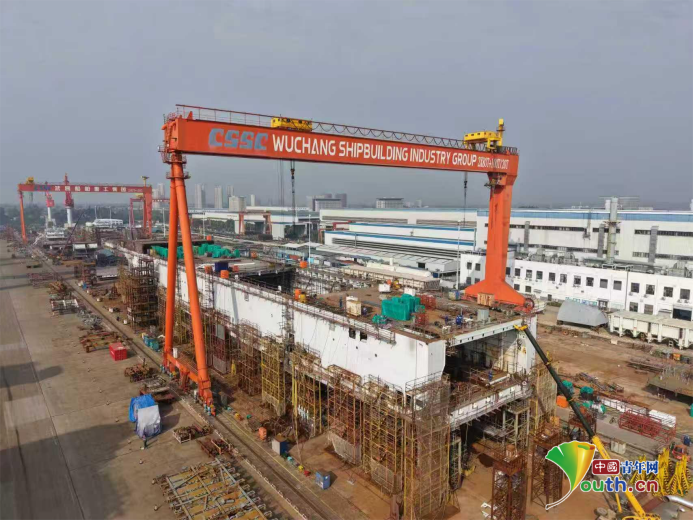 在建的风帆助力RORO运输船1号船。谢金谷 摄