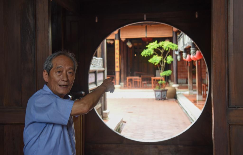 6月3日，在台中雾峰林家古宅，林家后人、台湾抗日志士亲属协进会创会会长林光辉接受记者采访。新华社记者 李建华 摄