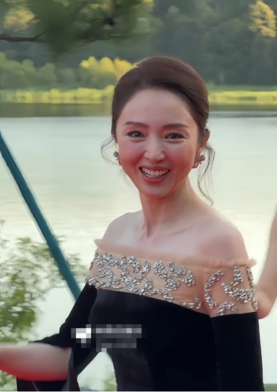 明星无滤镜大变样！蒋欣满脸褶、董璇一脸苦相、姜妍僵硬像假人