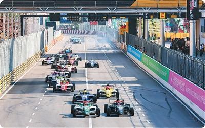格兰披治大赛车比赛现场。钱 俊摄(新华社发)