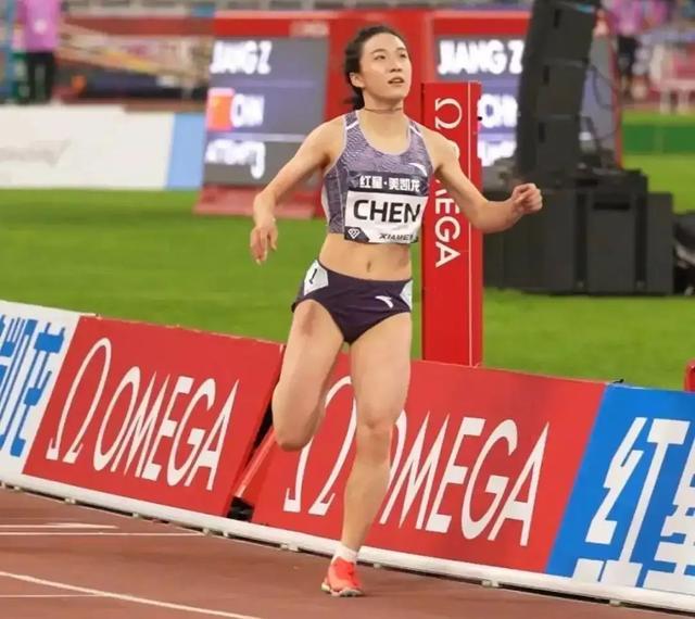 16岁的陈妤颉,亚洲第一