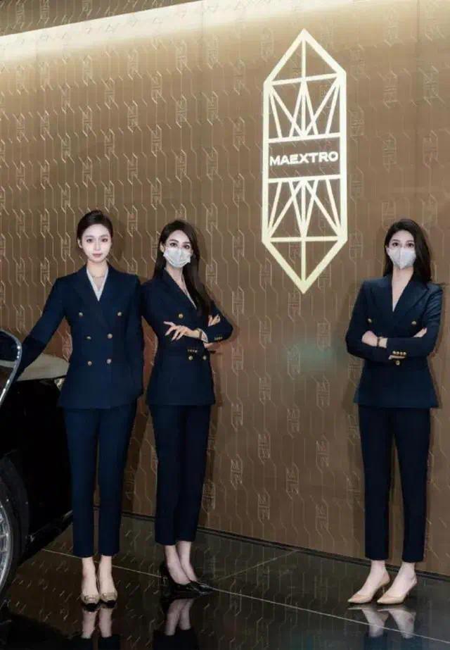 保时捷三姐妹去卖尊界了?不得不说,确实很有气质,符合尊界定位