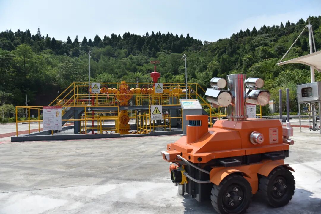 中国石油西南油气田智能机器人巡检甲烷泄漏