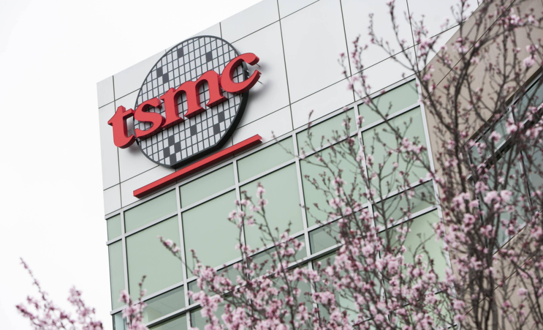 一年亏千亿,裁员2.2万人,垄断40年巨头进入生死年