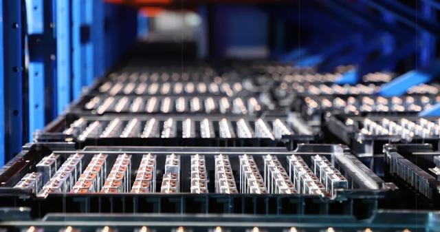 全固态电池国产化破局!国轩高科0.2GWh中试线投产,宁德慌了吗