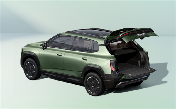 限时7.99万起 东风纳米06上市:标配路虎揽胜同款天地尾门!