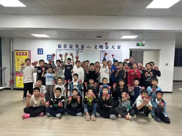 学生合照.jpg
