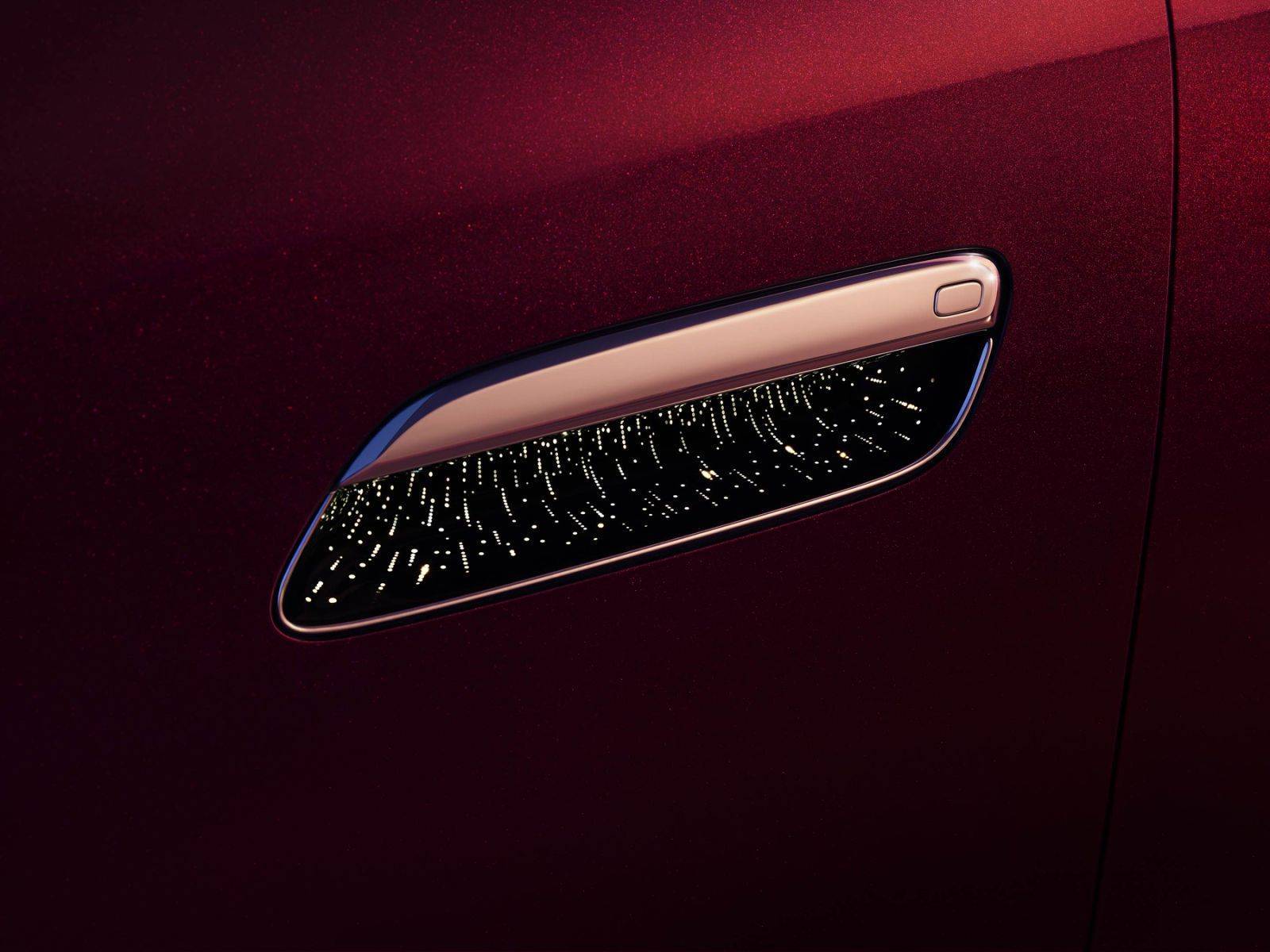 首发三腔空悬,岚图泰山 37.99 万元起,豪华比肩问界 M9