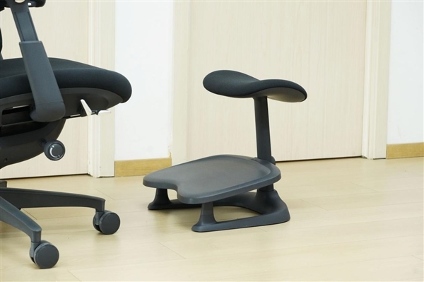 全球首款动态人体工学椅!清闲Libernovo图赏