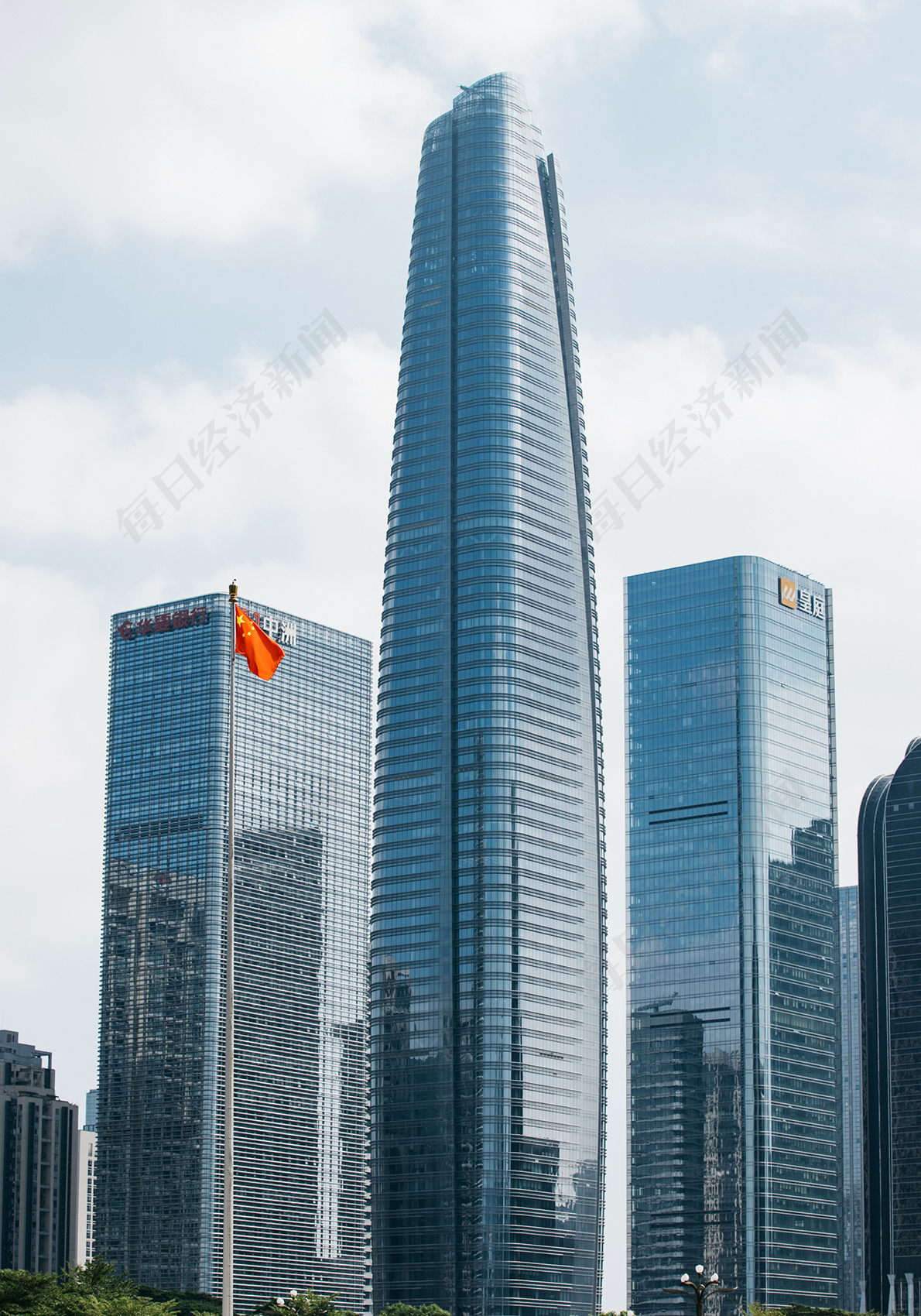 深圳2024年GDP增长5.8%，时隔九年重返内地“外贸第一城”_凤凰网