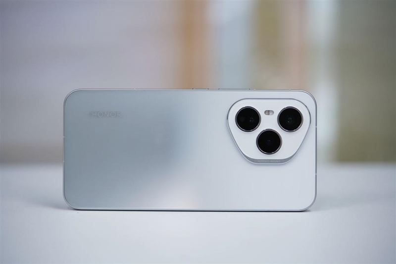 鱼与熊掌全都要!荣耀400 Pro评测:7.8mm机身塞进旗舰性能和影像