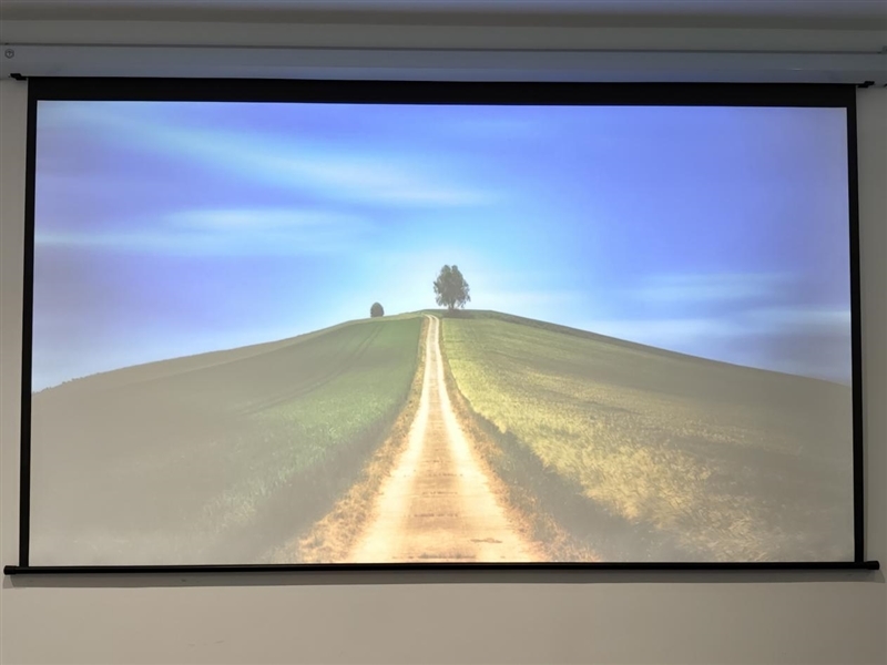 千元投影新卷王!哈趣Q1 Max评测:这是一台Z世代租房党的居家新玩物