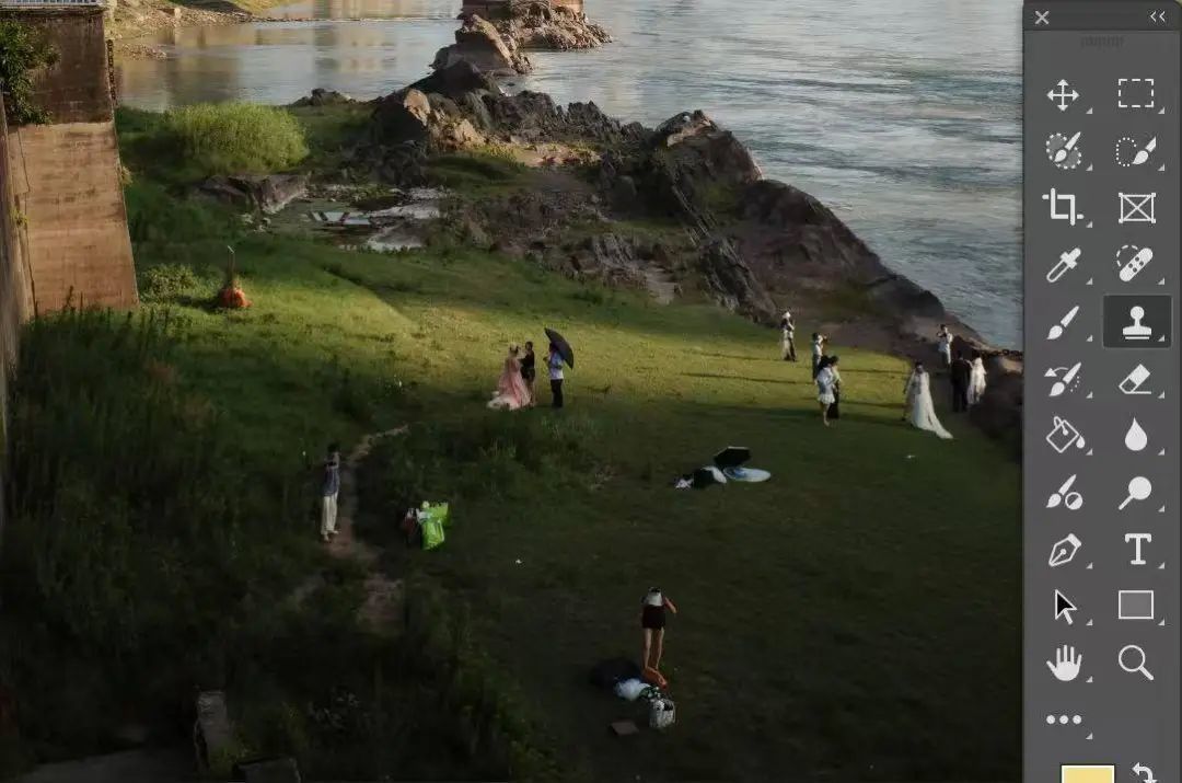 实测豆包一键修图,拍照小白有救了|附修图指令