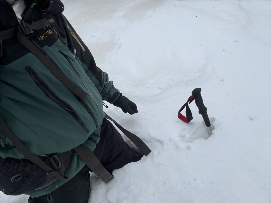 鳌太线积雪过膝。图/受访者提供
