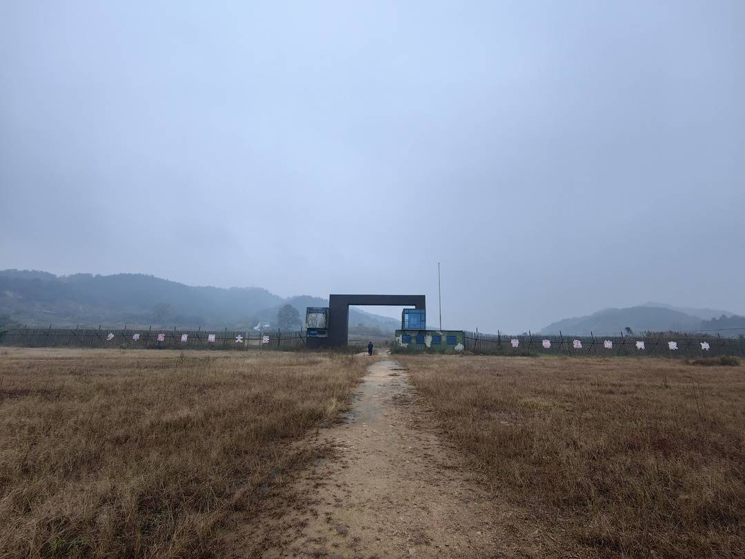 农田上的研学基地已荒废(受访者供图)