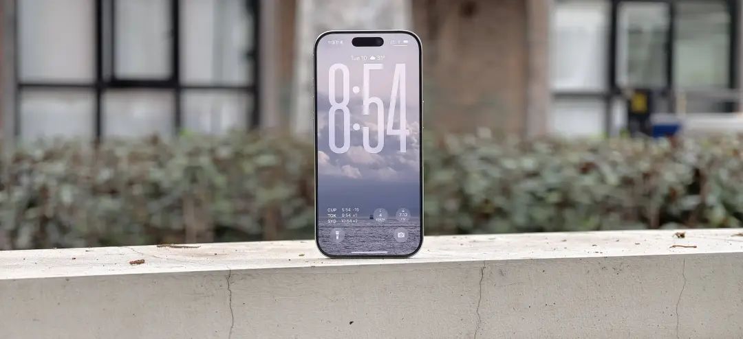 一台 1600 的小折叠,把三星 Z Fold7 打入了冷宫