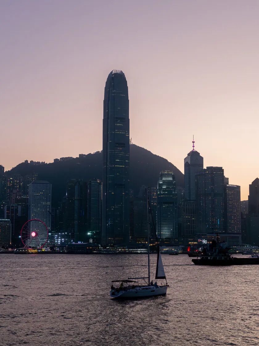 中画幅的街头革命:富士GFX100RF香港漫游