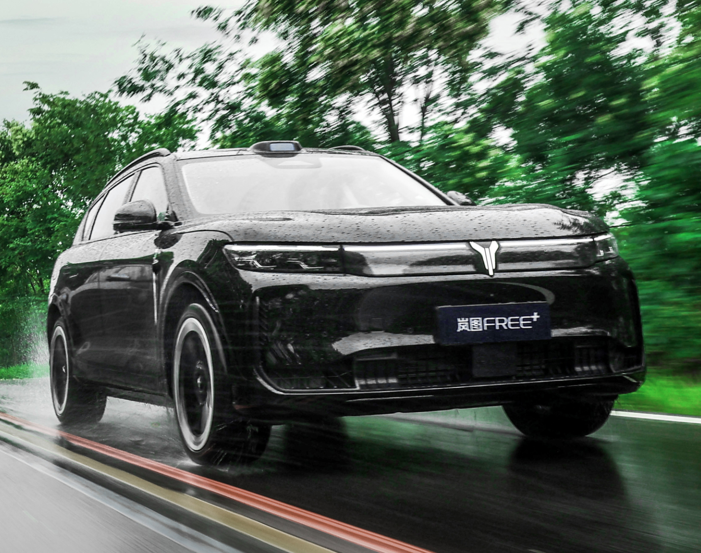 预售 22.99 万元,岚图 FREE+ 想靠鸿蒙座舱和华为智驾月销 2 万