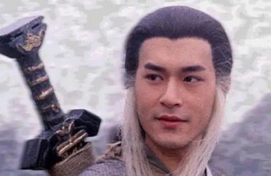 独孤求败剑冢中有四把剑,杨过为何选了玄铁重剑?其中有四个原因