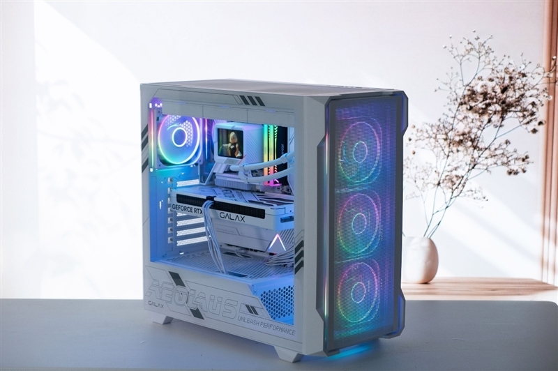 影驰RTX 5060 Ti金属大师白金版16GB MAX OC评测:DLSS 4加持4K游戏轻松流畅 纯白设计完美匹配影驰全家桶