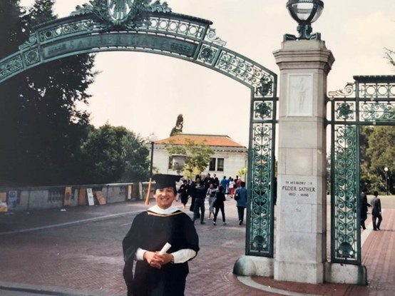 1985年李成在加州大学伯克利分校取得硕士学位。