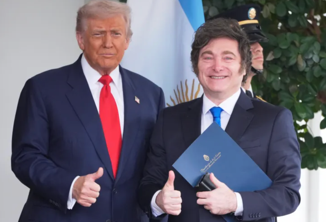 ◆2025年10月14日,米莱在华盛顿和特朗普会面。