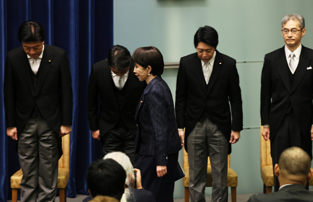 当地时间2025年10月21日,日本东京,日本首相高市早苗在办公室举行记者会。视觉中国 图