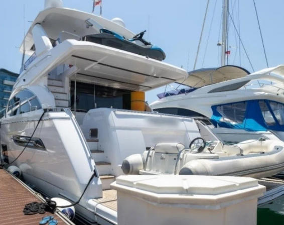 ▲被新加坡警局扣押的游艇