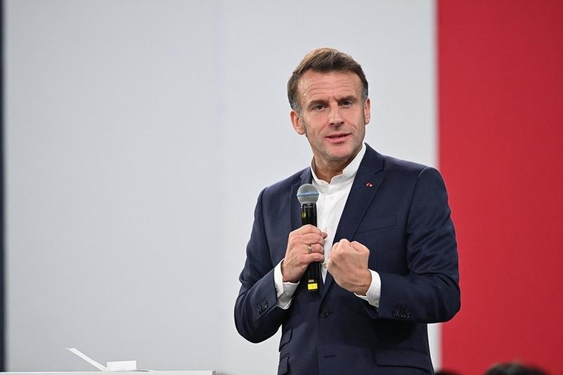 12月5日,法国总统马克龙在成都访问四川大学 IC photo