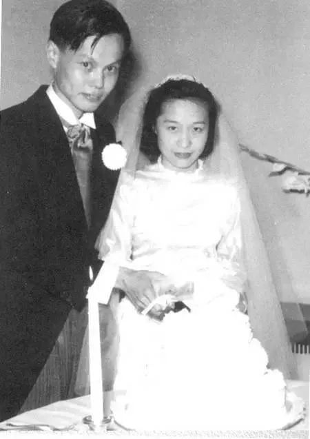 杨振宁与杜致礼结婚照