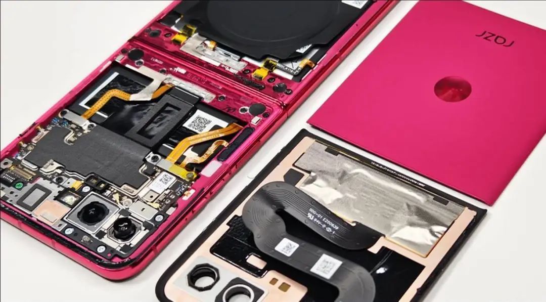 当价格下探到 3499 之后,折叠屏这个小市场反而有了方向