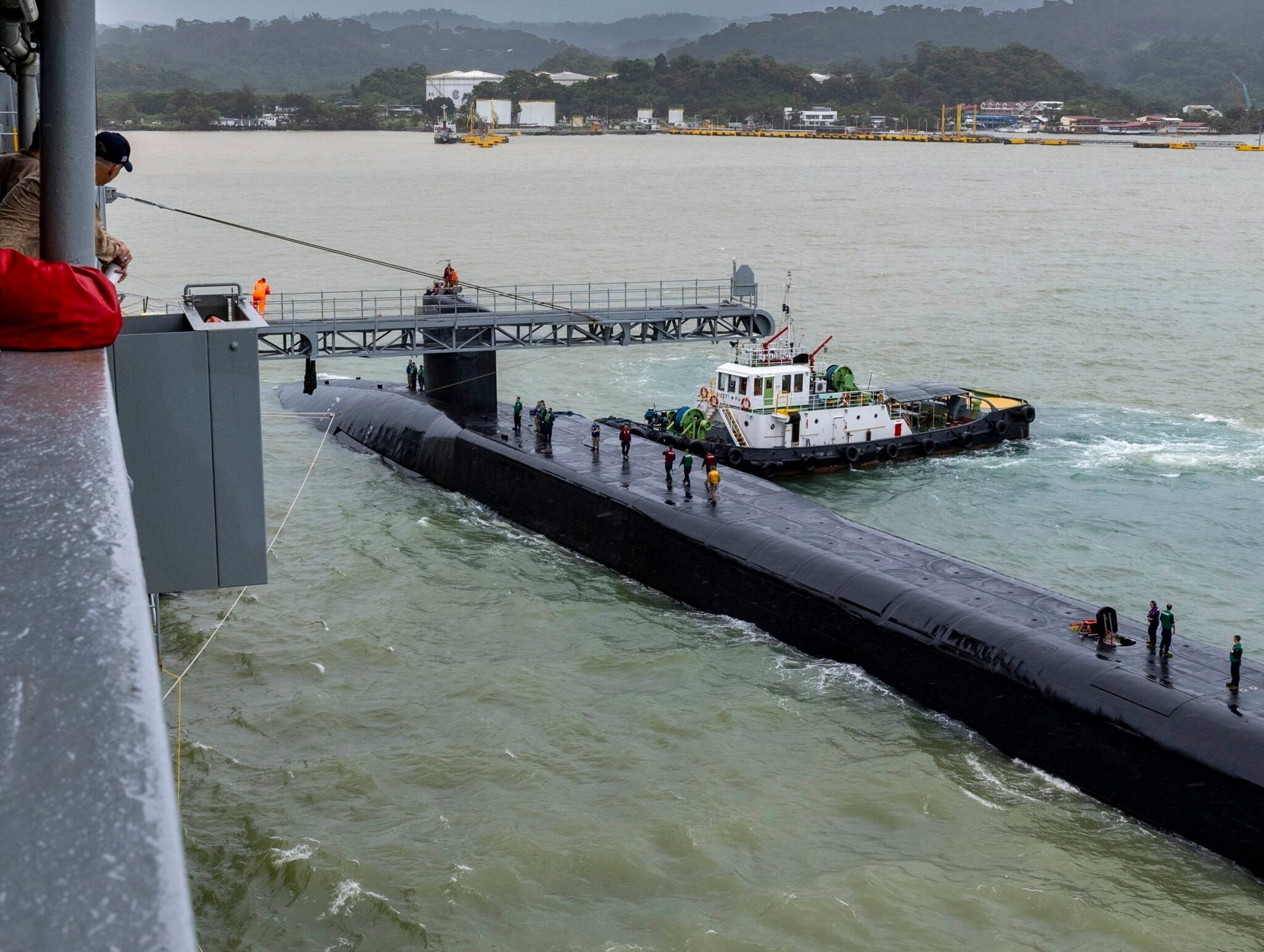 9月23日，俄亥俄级导弹潜艇“俄亥俄”号（SSGN-726）停泊在菲律宾苏比克湾