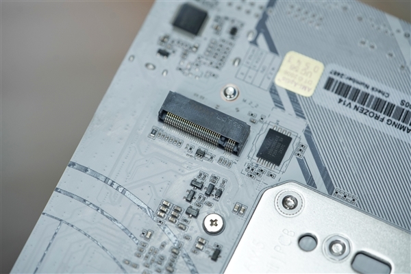 小巧迷你!七彩虹CVN B850I GAMING FROZEN V14主板图赏