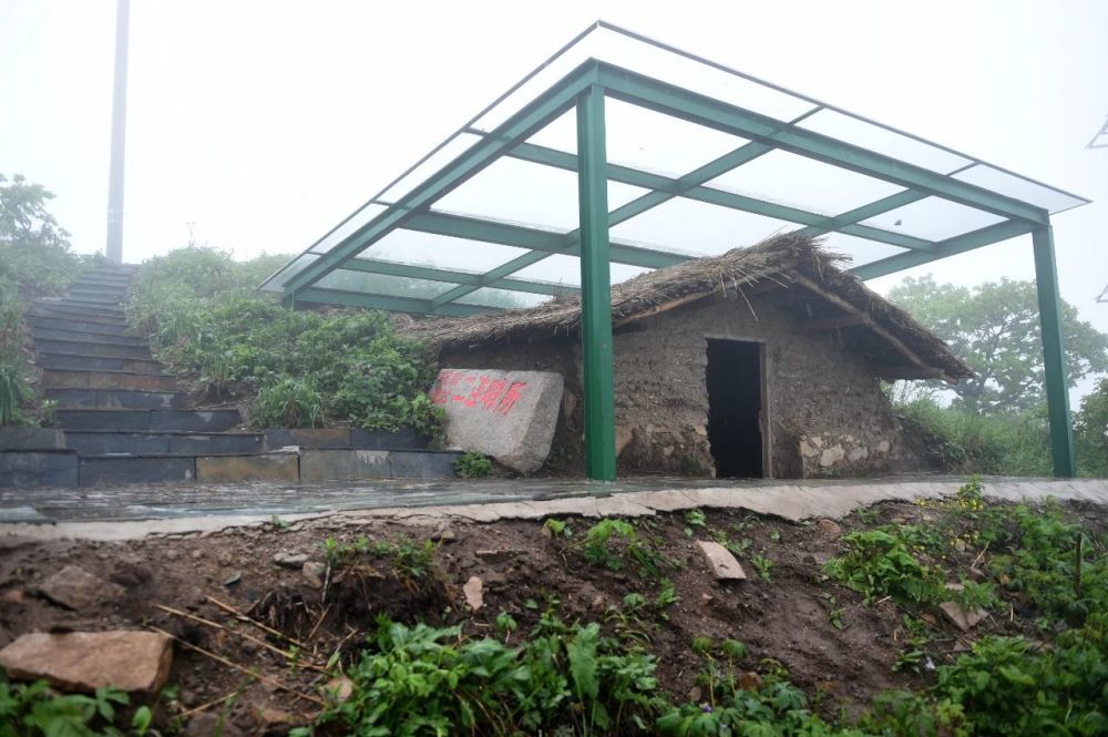 这是位于辽宁省本溪市桓仁县境内的抗联遗址二连哨所（2015年6月8日摄）。新华社记者潘昱龙摄