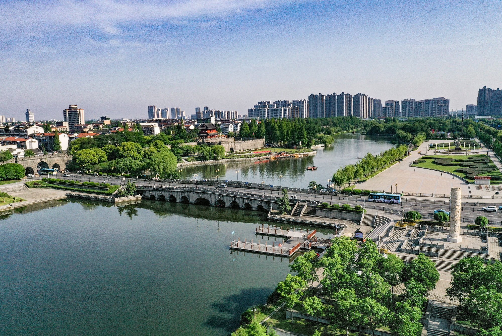 荊州古城東門景區(qū)(央廣網(wǎng)發(fā) 荊州市融媒體中心供圖)