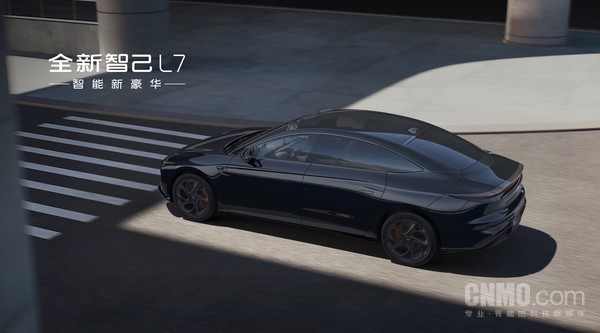 智己L7