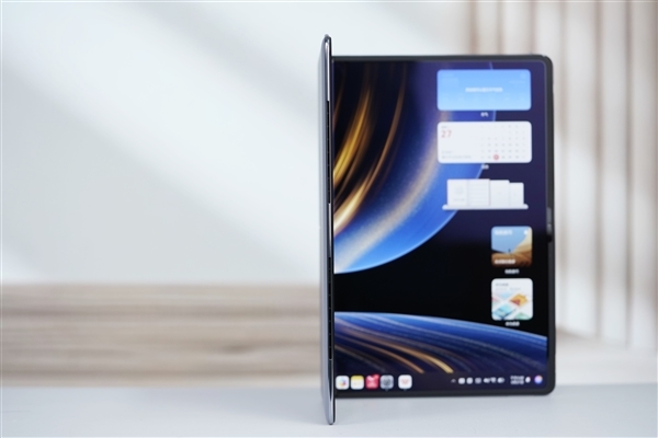 华为首款鸿蒙折叠屏电脑!MateBook Fold非凡大师图赏