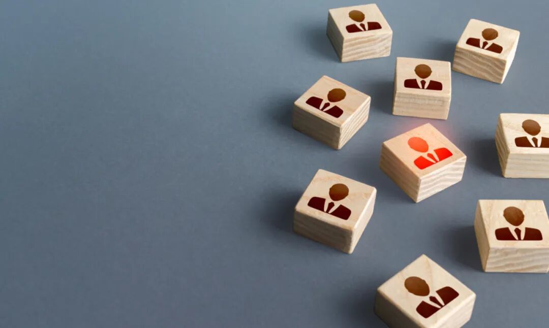 在高校毕业生人数连年创下新高、就业形势持续承压的当下,高校专业目录已进入每年更新的动态调整时代。(图/包图网)