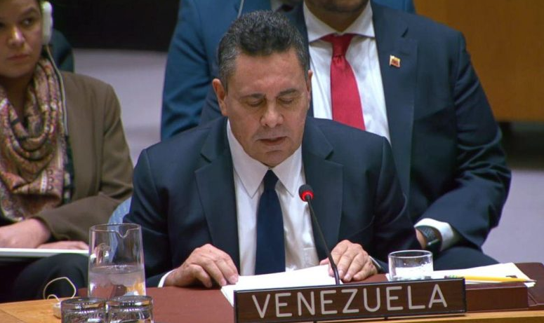 △委内瑞拉常驻联合国代表萨穆埃尔·蒙卡达在安理会紧急会议上发言
