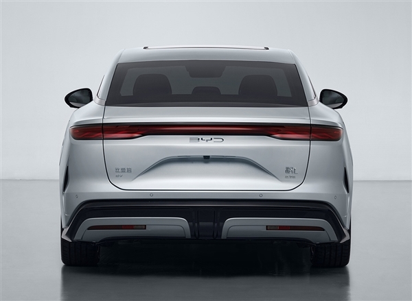 比亚迪全新性能怪兽汉L登场:马力超千匹 单颗电机功率580kW