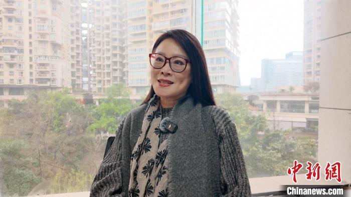 近日，周嘉倩在成都接受 中新网记者采访。陈选斌 摄