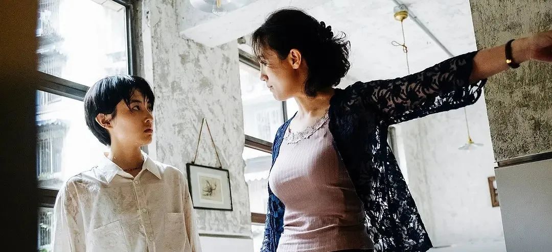 2021年,电影《我的姐姐》上映,朱媛媛饰演的姑妈角色深入人心。(图/《我的姐姐》)