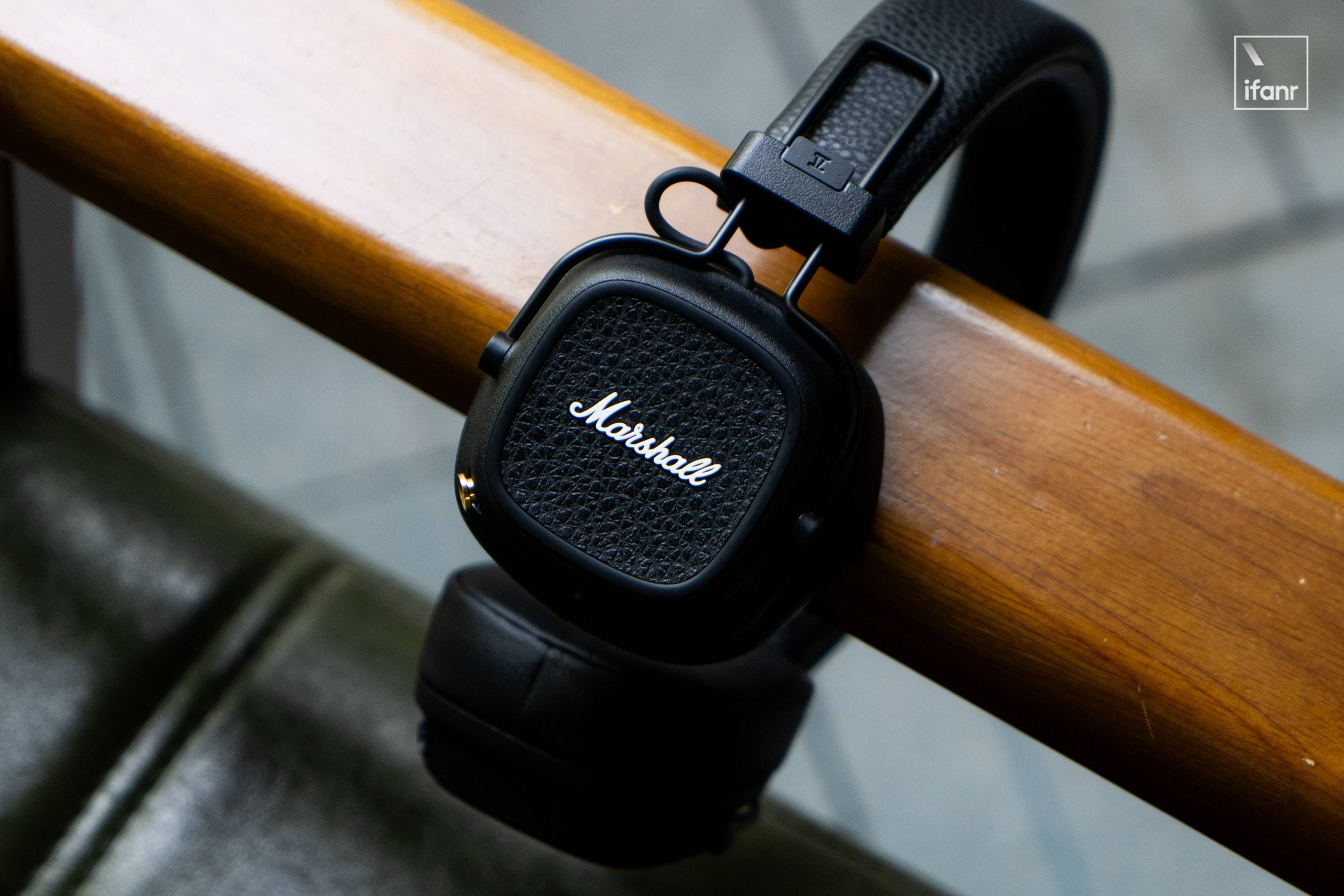 Marshall Kilburn III 体验:50 小时超长续航,在便携音箱属性下的一次踏实升级