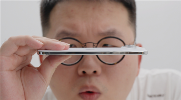 拆完iPhone Air后 我觉得苹果还有牙膏能挤