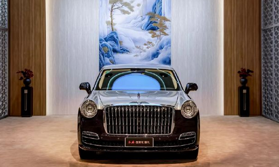红旗金葵花首辆千万级定制国礼车型交付:车主是个外国人