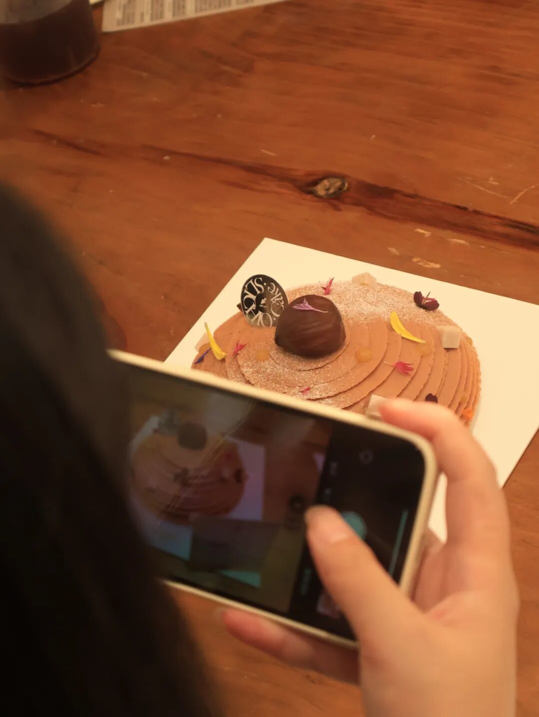 漂亮的蛋糕总能勾起人的分享欲。(图/牧羊 摄)