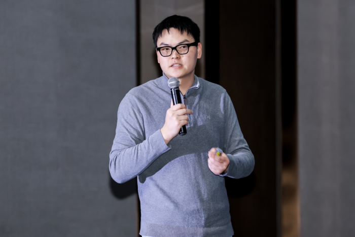 寅谱计算发布自研KLEENE智控技术,初代“桌面超算”Hilbert正式亮相