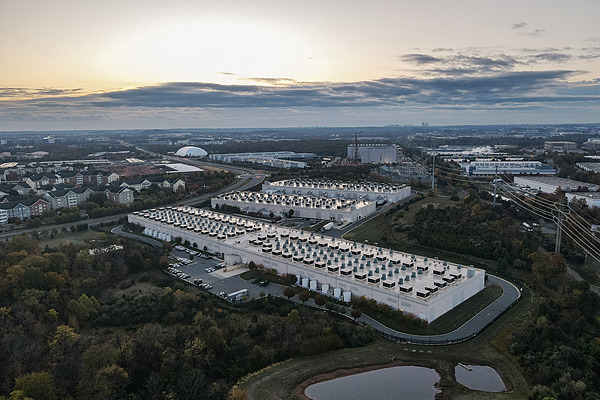 美国弗吉尼亚州:亚马逊数据中心 视觉中国