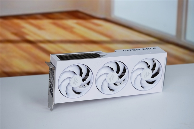 影驰GeForce RTX 5080圣刃OC显卡评测:小尺寸高性能 高端玩家完美之选